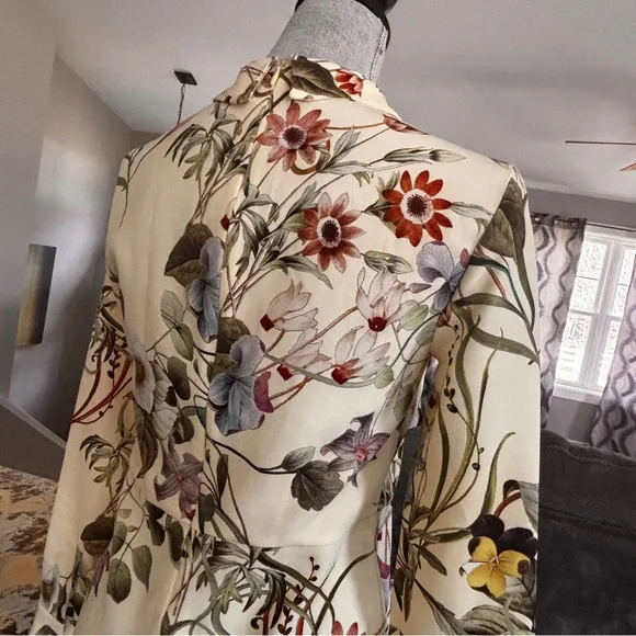 Zara Cream Floral Button-Down Peplum Blouse - Picture 3 of 9